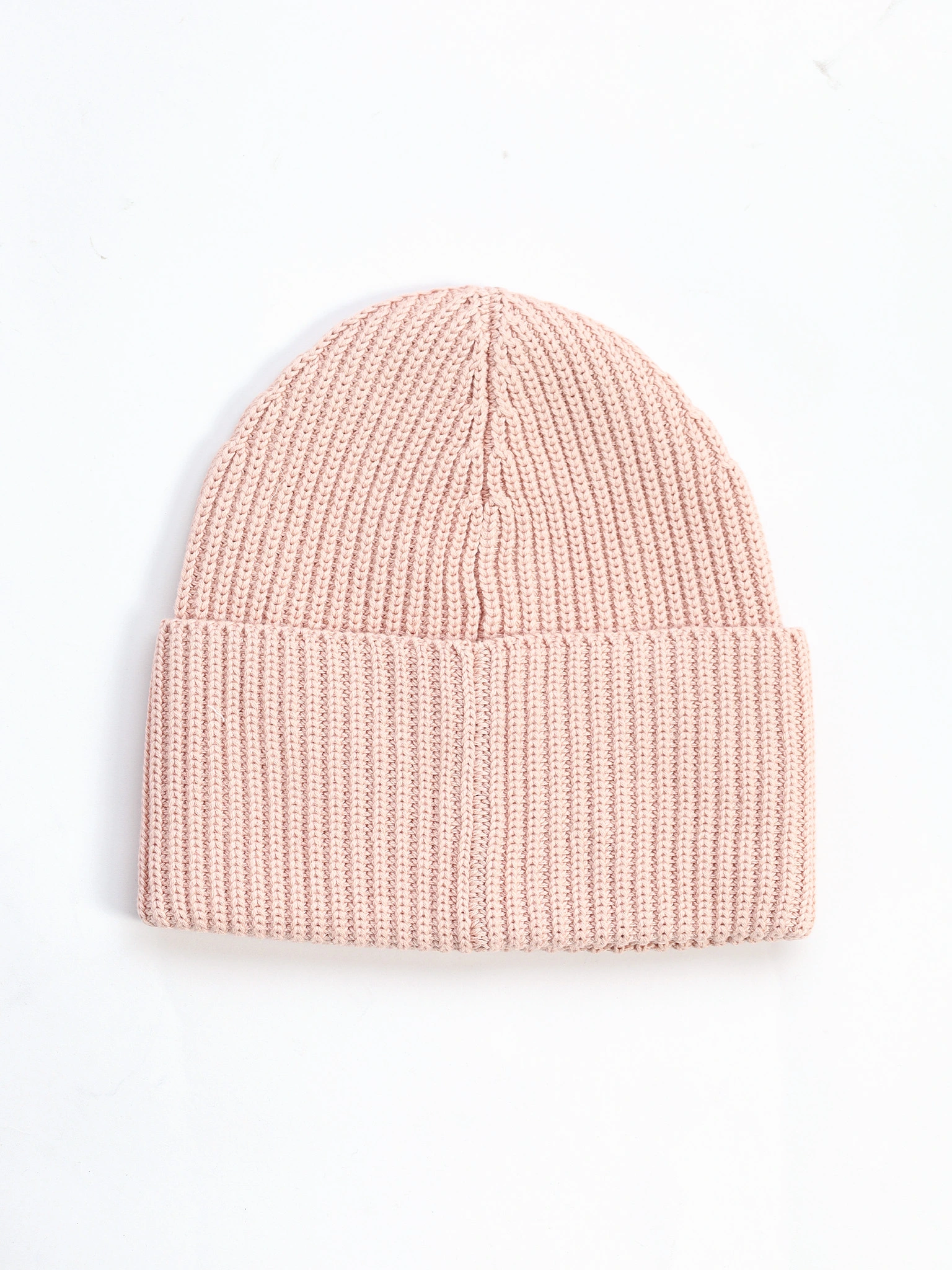 Шапка-бини светло-розового цвета с отворотом из хлопка